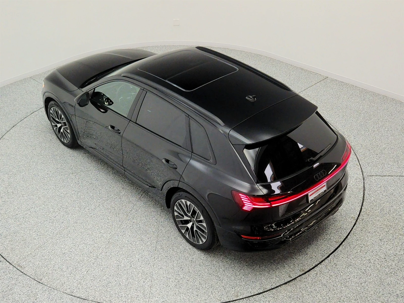 Used 2024 Mythos Black Metallic Audi Premium Plus quattro image 28