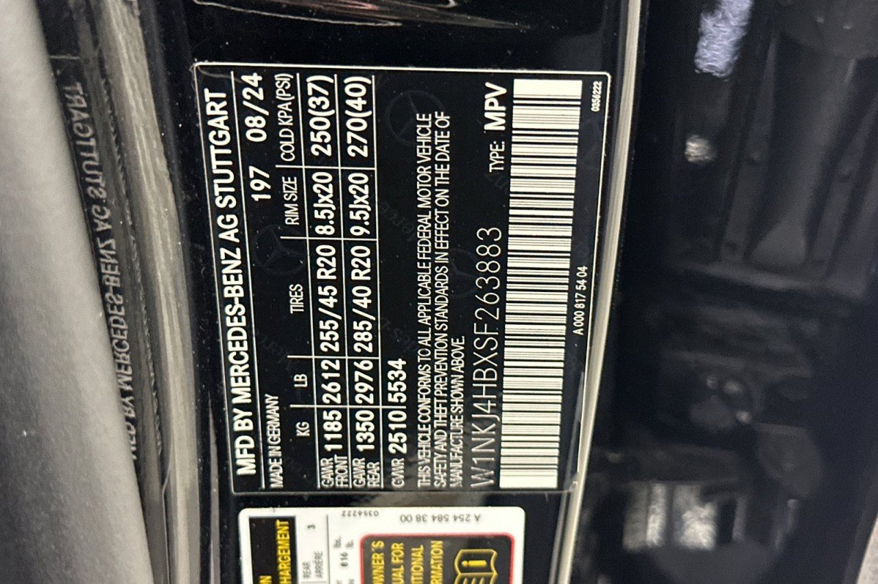 Certified Used 2025 Black Mercedes-Benz GLC 300 image 28