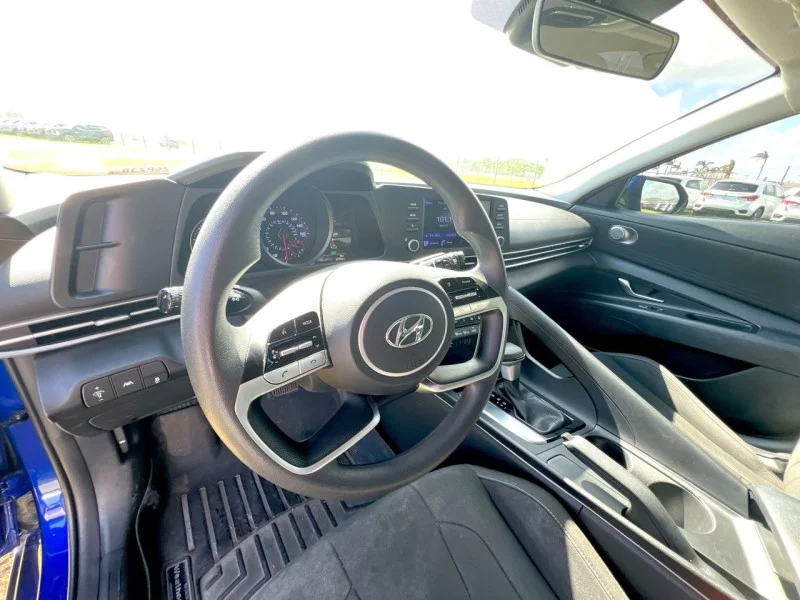 Used 2023 Blue Hyundai SEL image 15