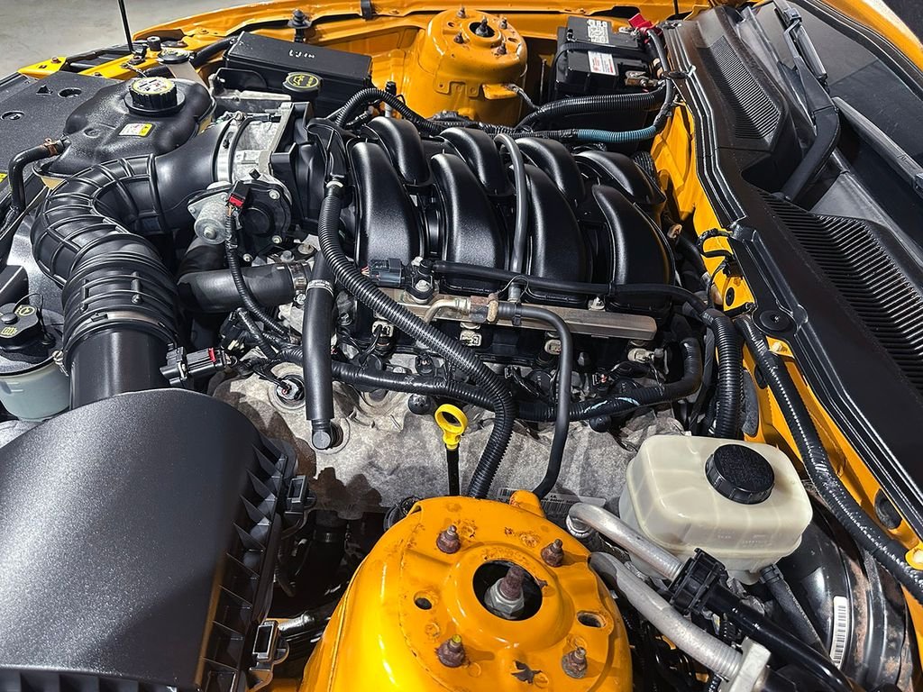 Used 2007 Orange Ford  image 28