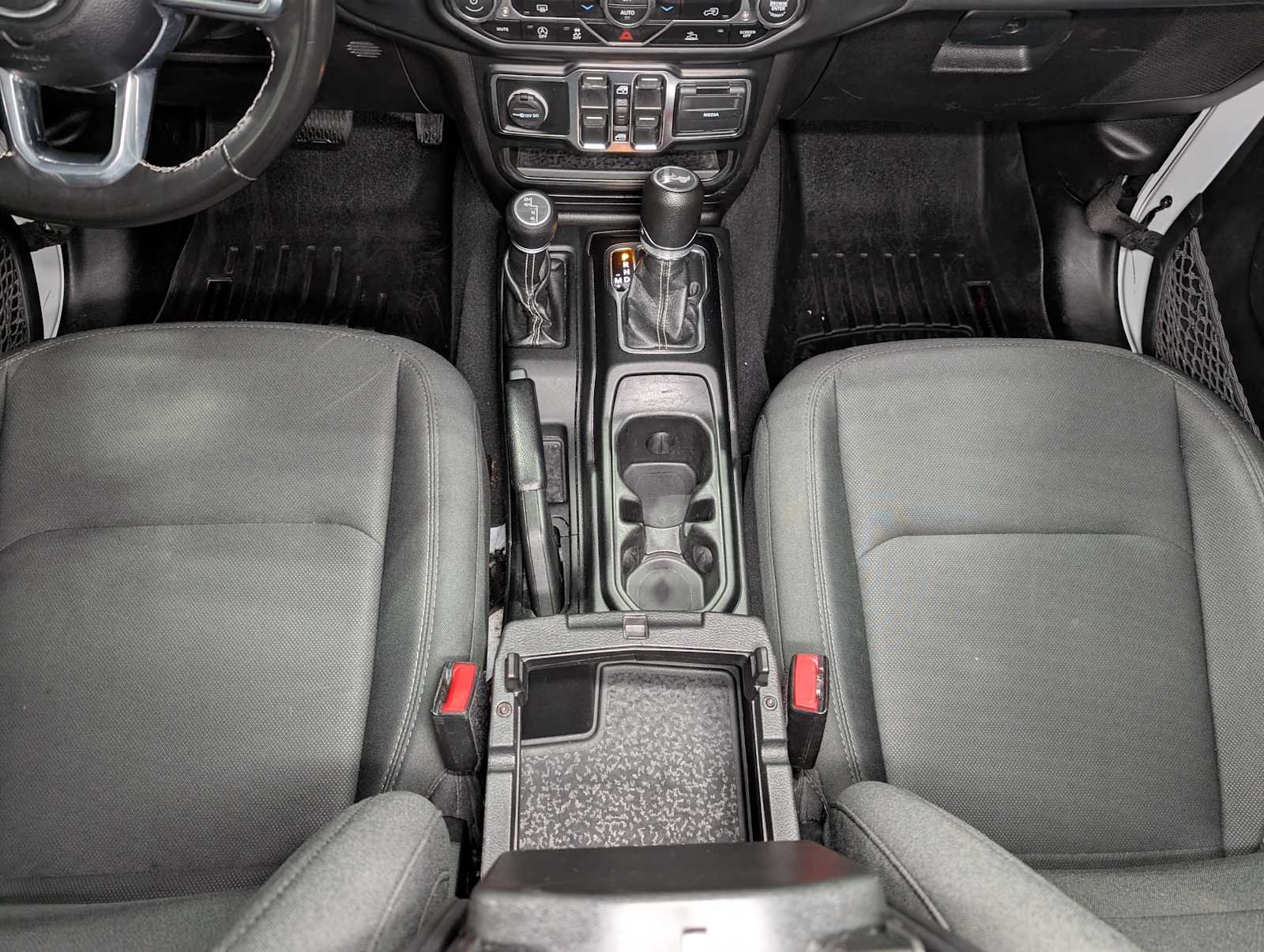 2022 Jeep Wrangler Unlimited Sahara - Photo 19