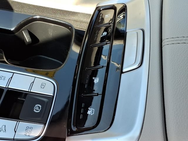 Used 2022 Quartz White Hyundai SEL image 23