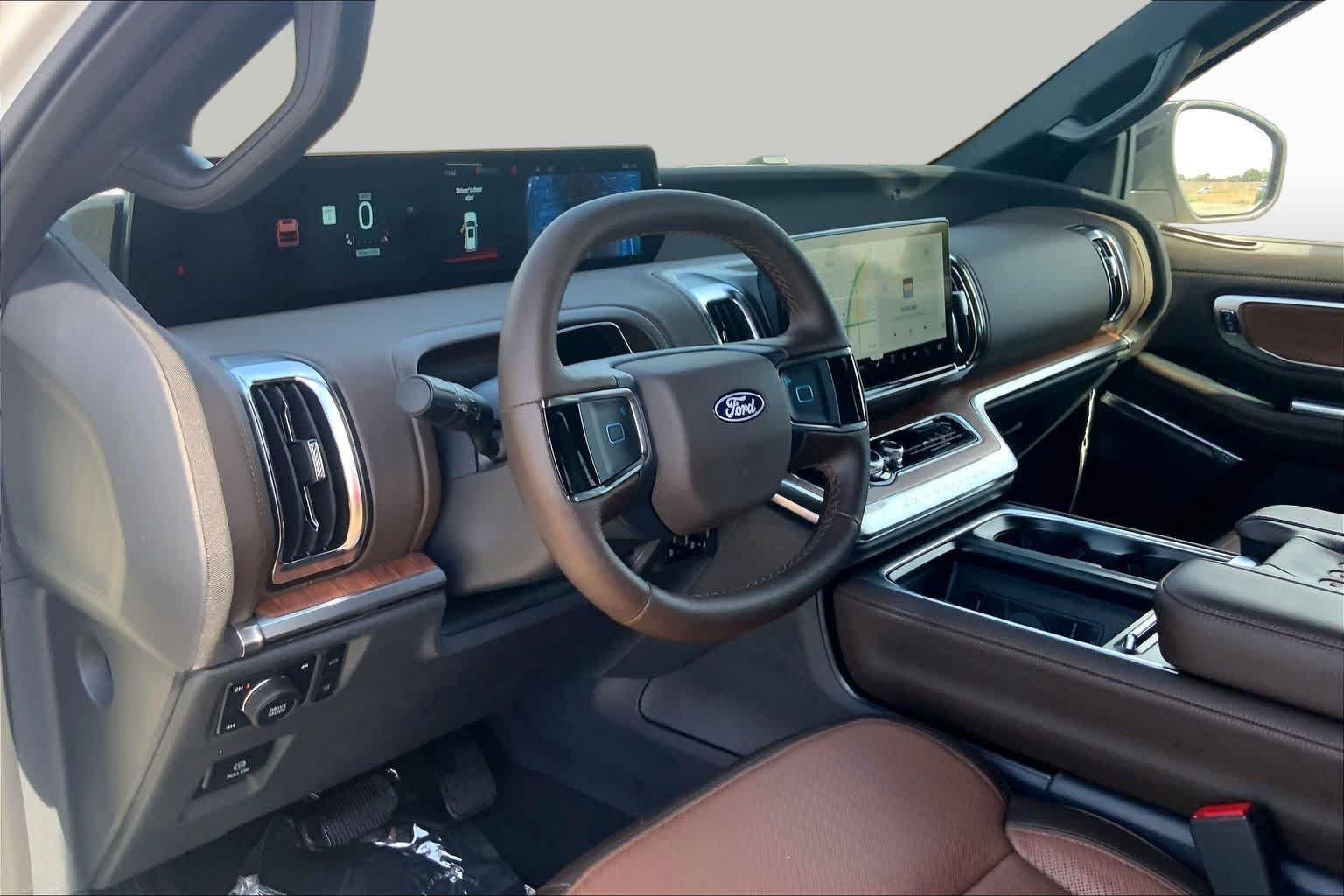 New 2027 Star White Metallic Tri-Coat Ford King Ranch® image 8