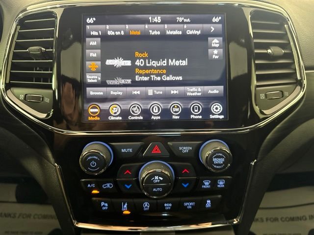 Used 2021 Diamond Black Jeep Laredo X image 15
