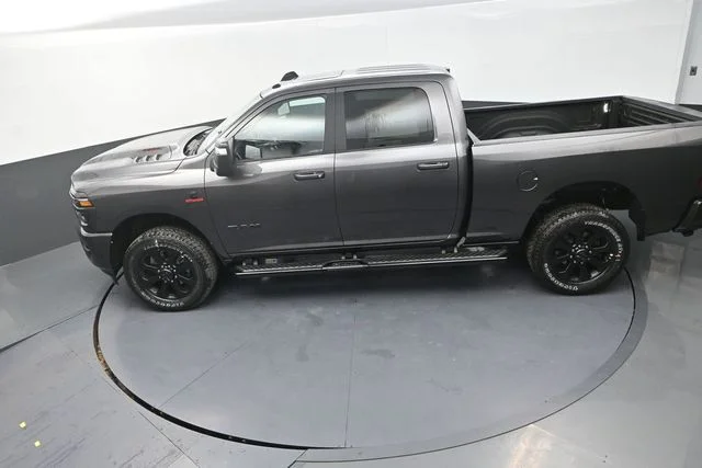 New 2026 Granite Crystal Metallic Clear-Coat Exterior Paint RAM Laramie image 15