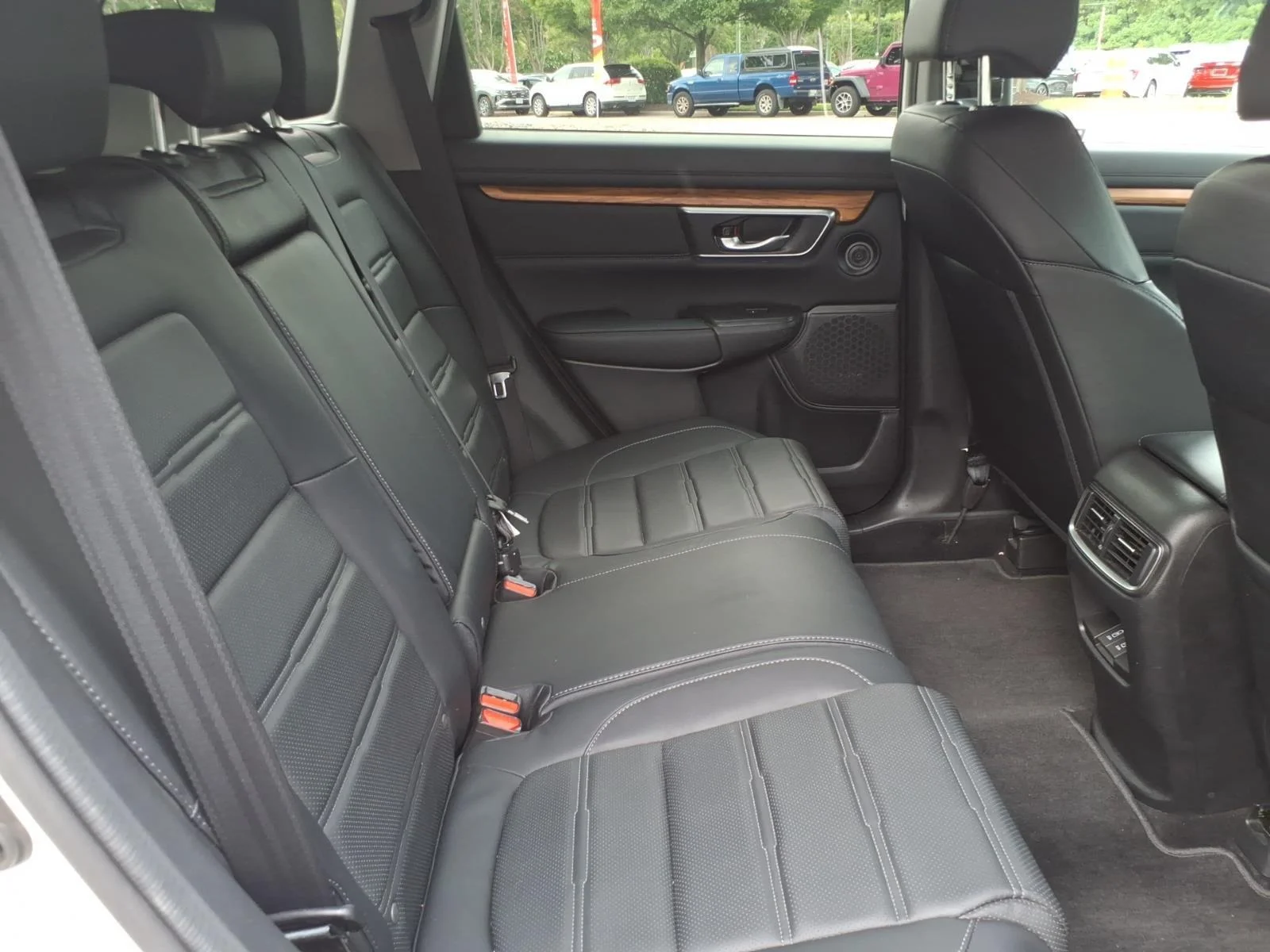 Used 2018 White Diamond Pearl Honda Touring image 25
