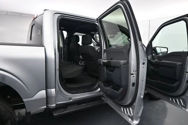 Used 2023 Silver Ford XLT image 12