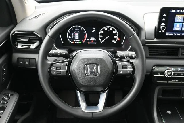 2025 Honda Pilot Touring - Photo 26