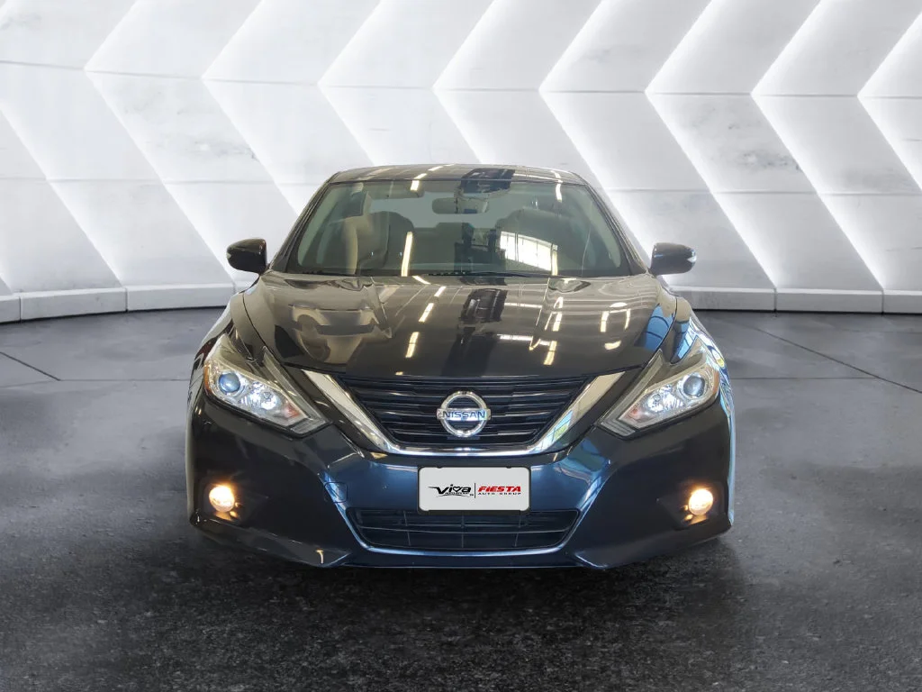 Used 2018 Blue Nissan 2.5 SL image 2