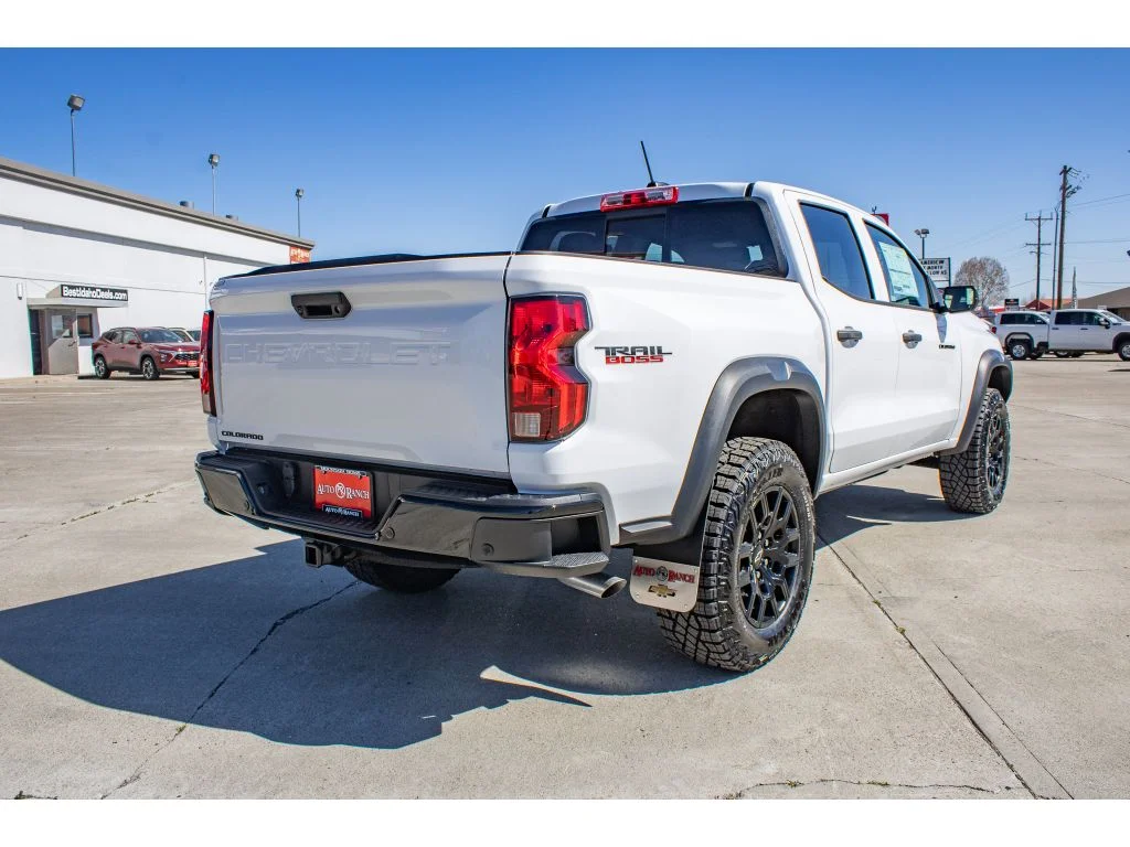 2026 Chevrolet Colorado Trail Boss - Photo 7
