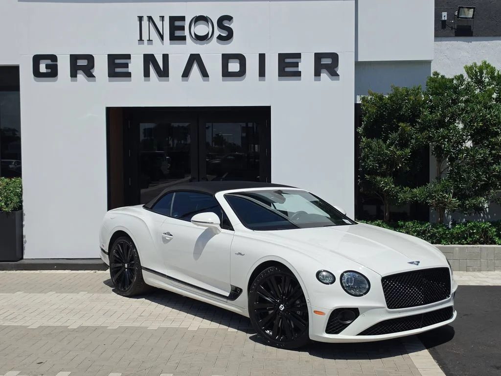 Used 2022 Glacier White Bentley Speed image 1