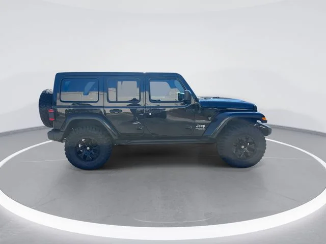 Used 2018 Black Jeep Unlimited Sahara image 8