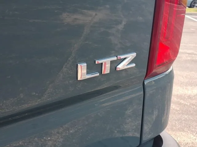 Used 2025 Cypress Gray Chevrolet LTZ image 22