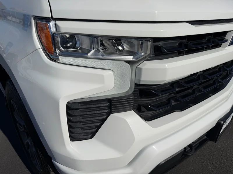 Used 2024 Summit White Chevrolet RST image 31
