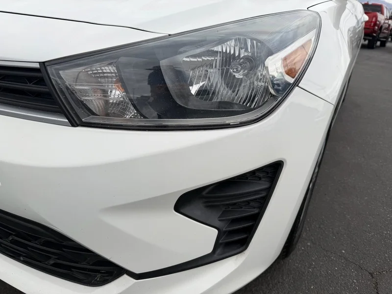 Used 2022 Clear White Kia LX image 26