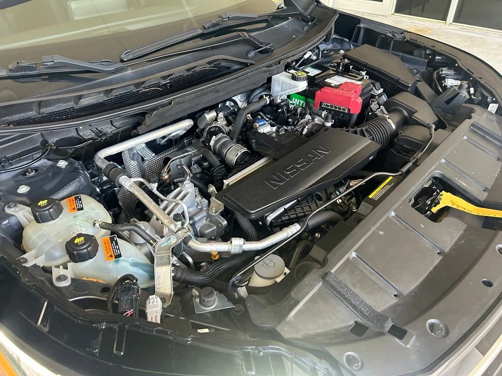 Used 2024 Gray Nissan S image 11