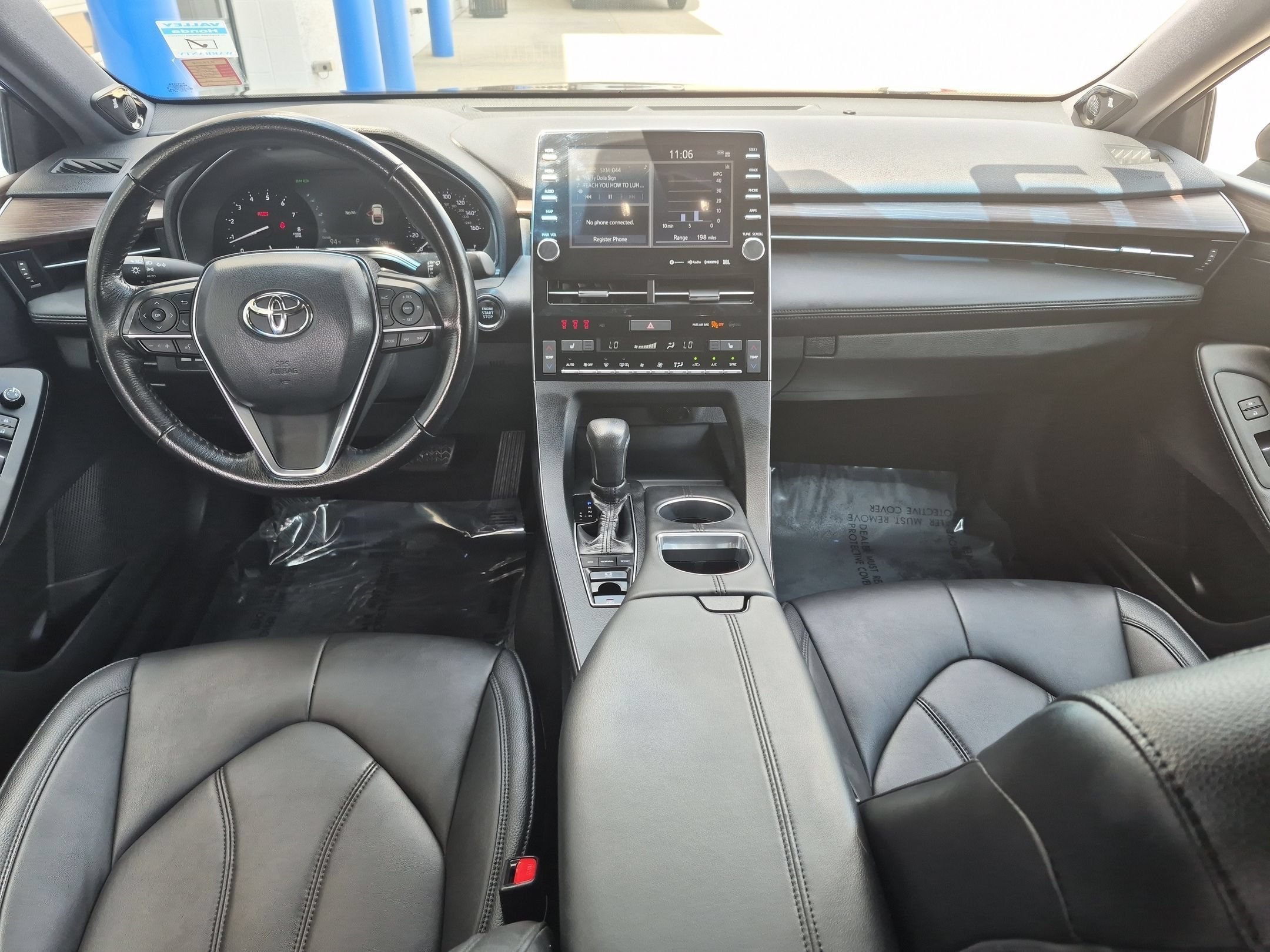 Used 2019 Midnight Black Metallic Toyota XLE image 24