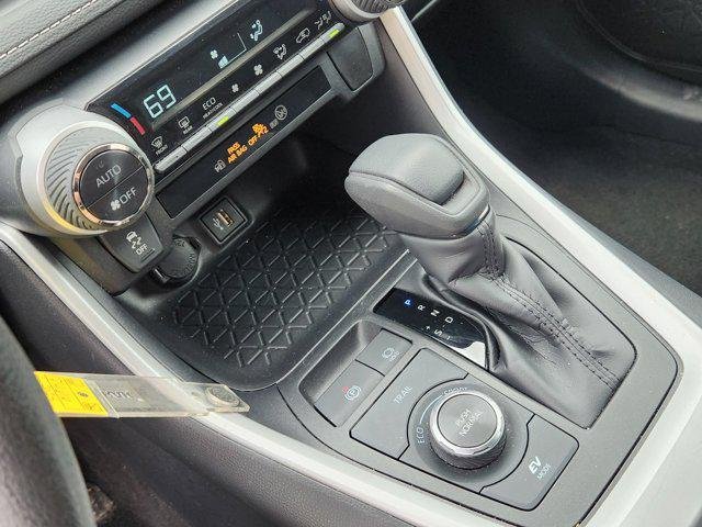 Certified Used 2025 MAGNETIC GRAY MET. Toyota  image 16