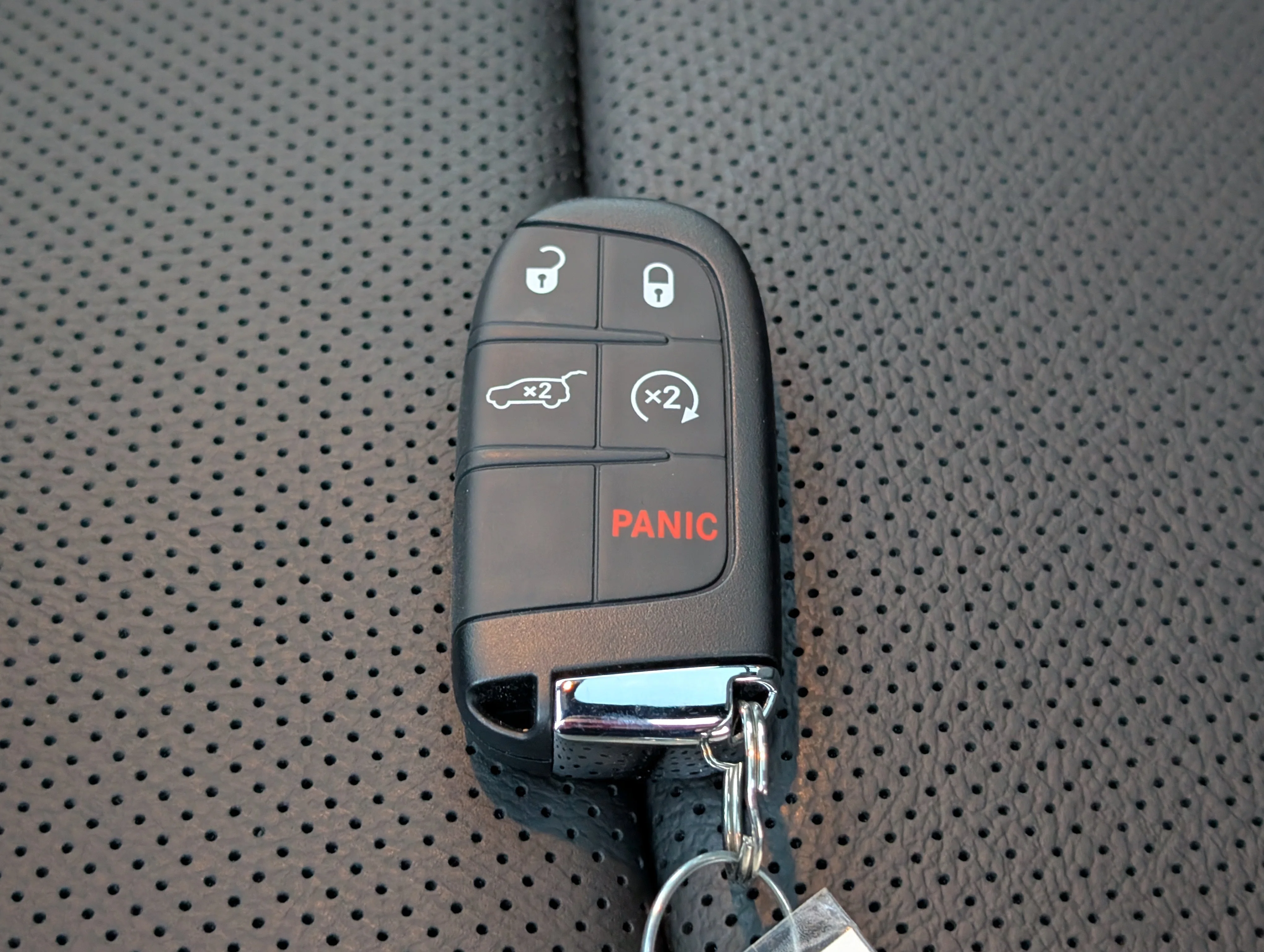 New 2025 Diamond Black Crystal Pearl Jeep Trailhawk Elite image 31
