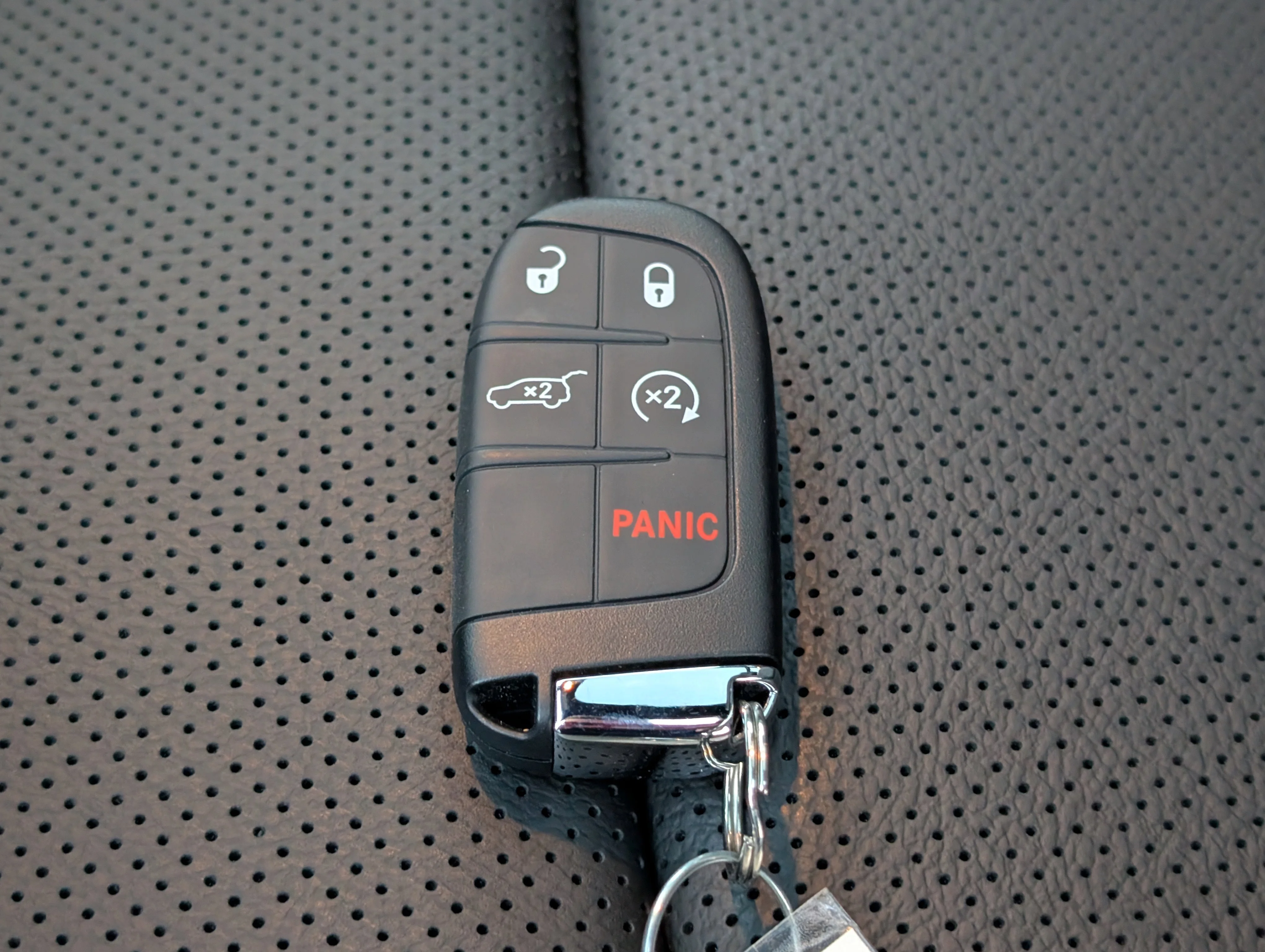 New 2025 Diamond Black Crystal Pearl Jeep Trailhawk Elite image 31