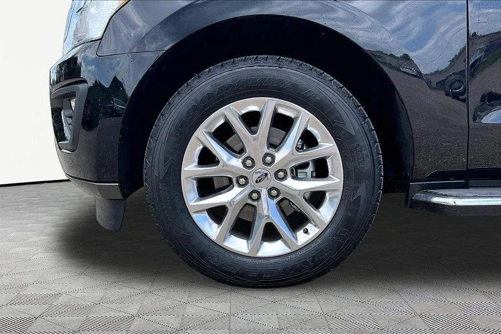 Certified Used 2020 Agate Black Metallic Ford XLT image 9