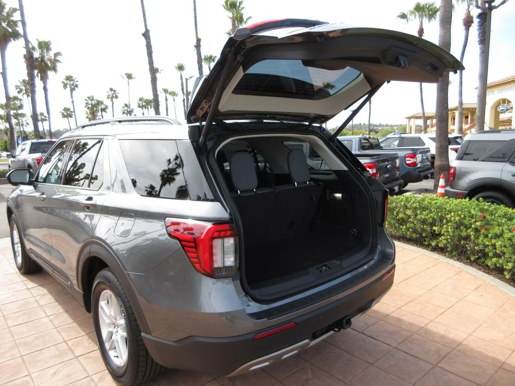 New 2026 Carbonized Gray Metallic Ford Active image 27