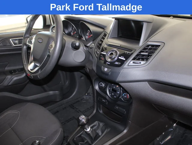 Used 2017 White Platinum Clearcoat Metallic Ford ST image 23