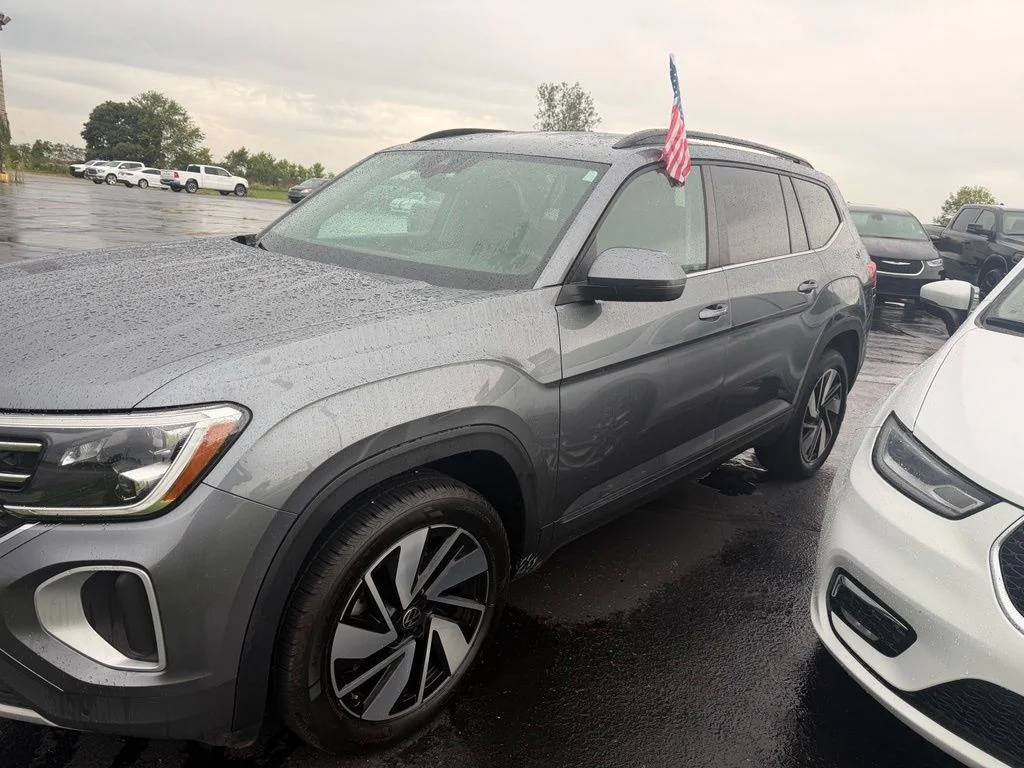 Used 2025 Gray Volkswagen 2.0T SE w/Technology image 6
