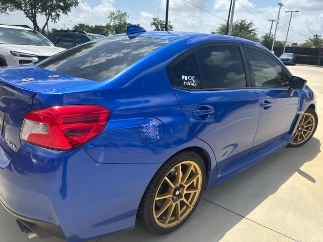 Used 2020  Subaru Premium image 3