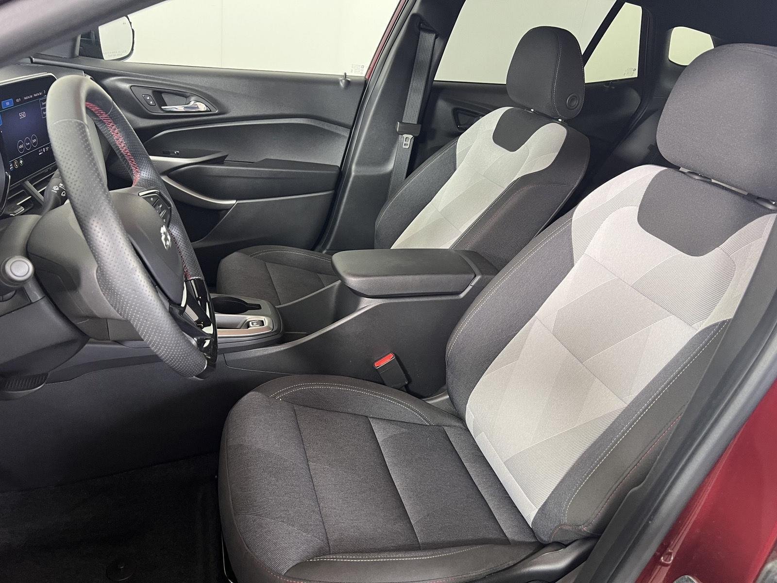 Used 2024 Crimson Chevrolet 1RS image 4