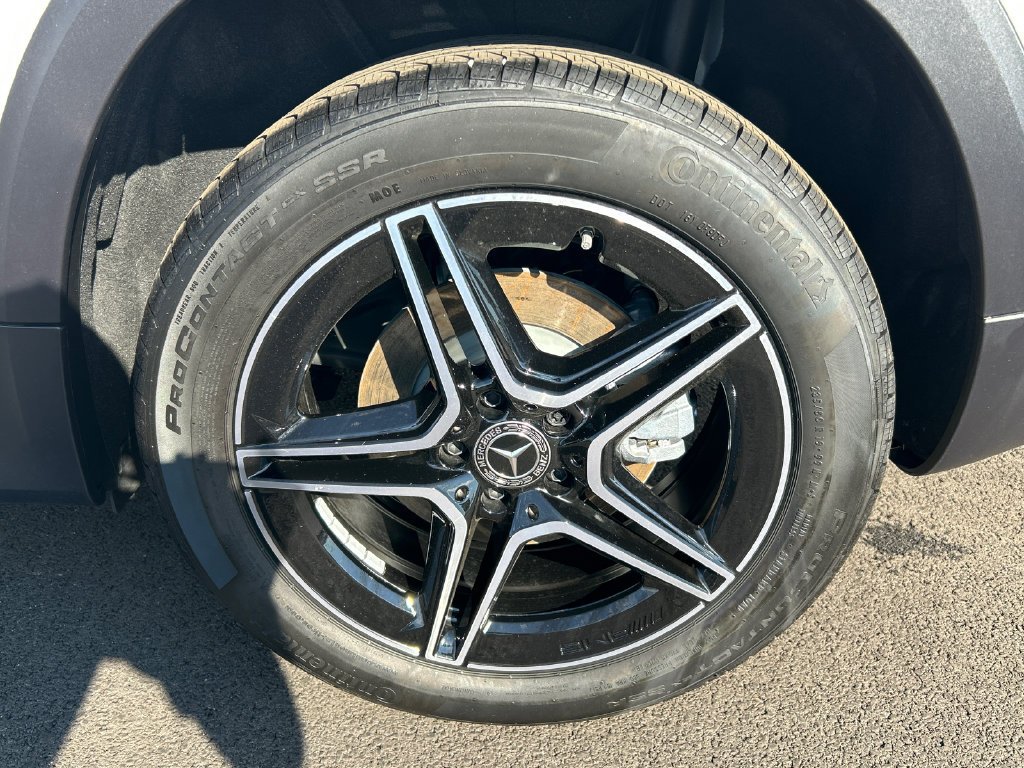 New 2026 Polar White Mercedes-Benz GLB 250 image 35