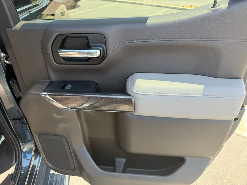 Used 2019 SHADOW GRAY METALLIC Chevrolet LTZ image 24