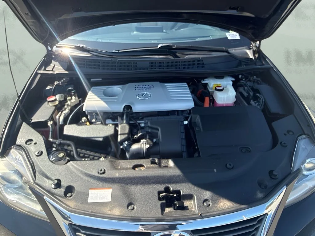 Used 2015 Black Lexus 200h image 30