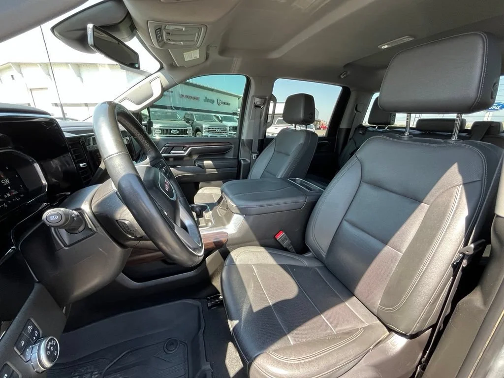 Used 2024 Sterling Metallic GMC SLT image 9