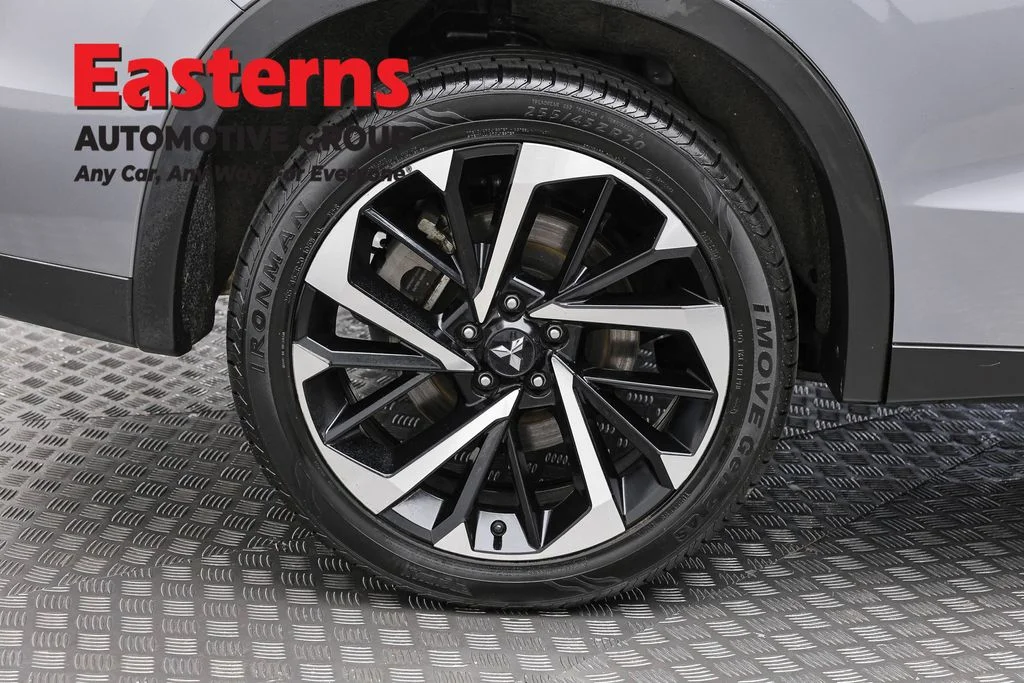 Used 2024 Gray Mitsubishi SE image 30