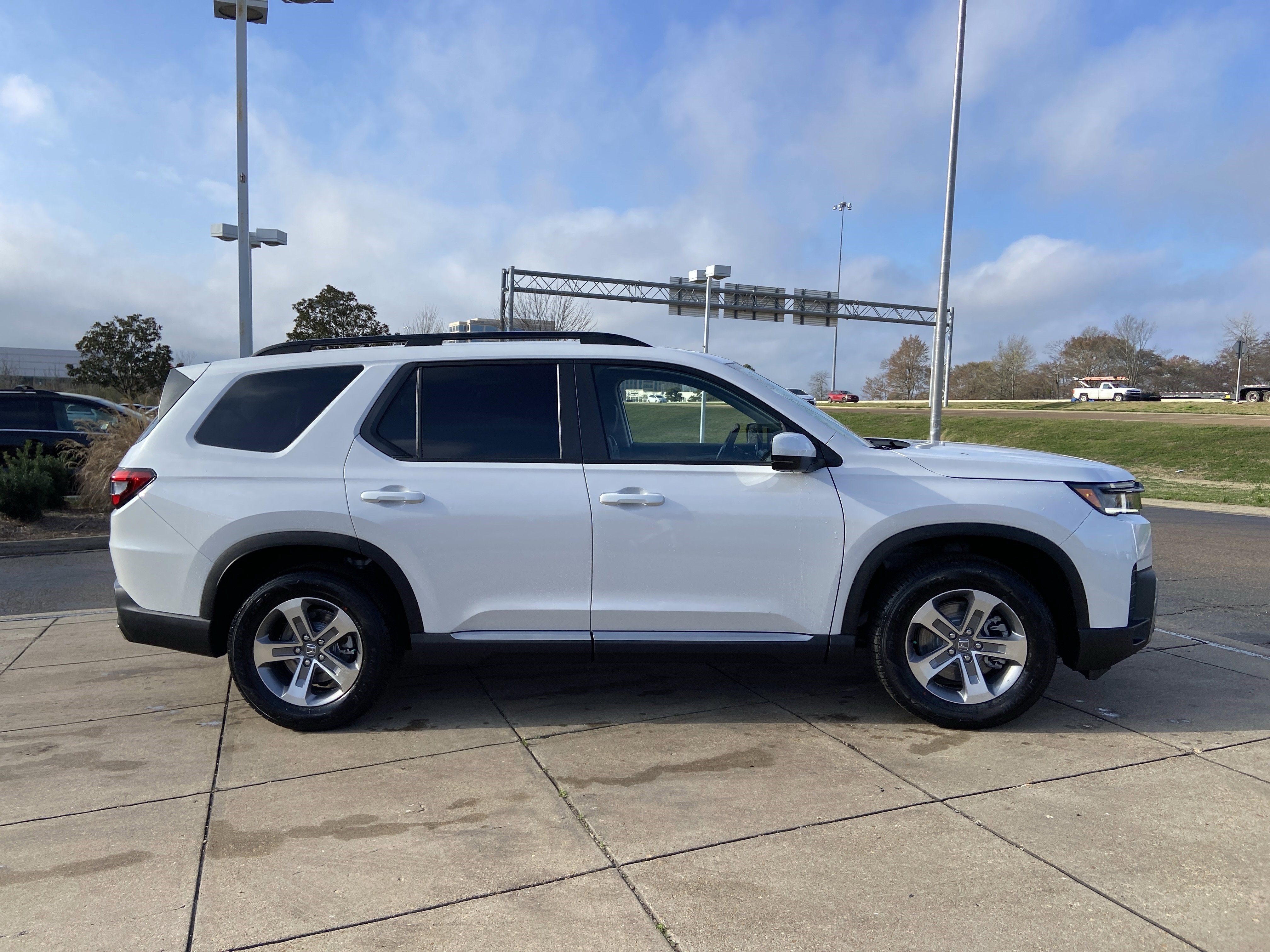 New 2026 Platinum White Pearl Honda EX-L image 12