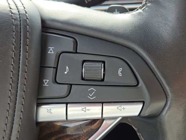 Used 2022 White Cadillac Sport Platinum image 26