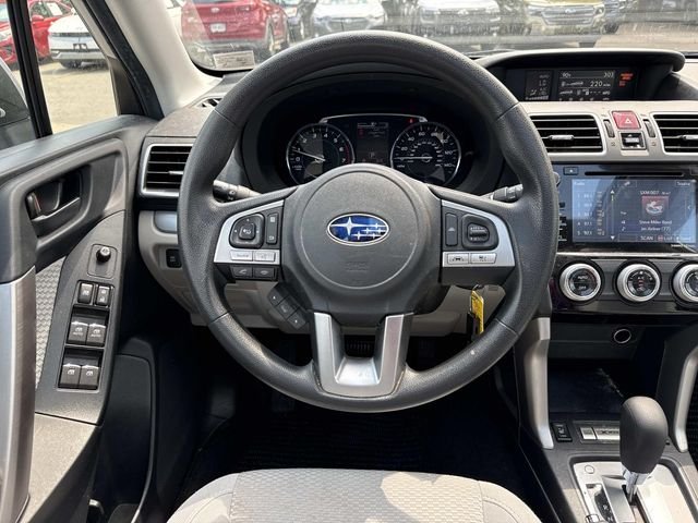 Used 2018 Silver Subaru 2.5i Premium image 17
