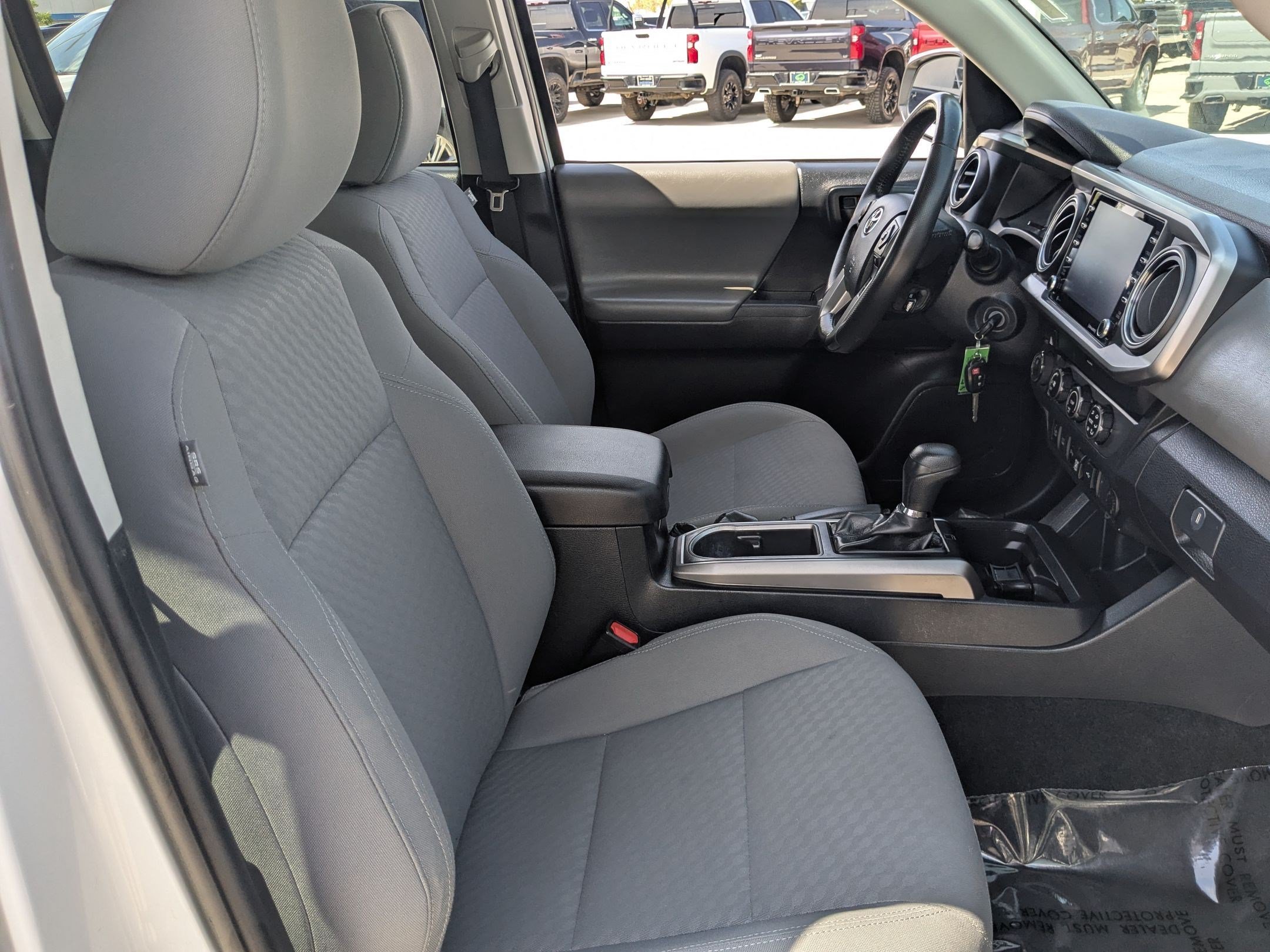 Used 2020 White Toyota SR5 V6 image 28