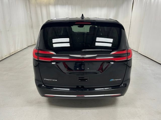 Used 2024  Chrysler Hybrid Select image 6