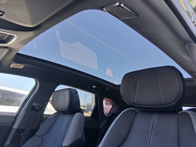 2026 Cadillac OPTIQ Luxury - Photo 23