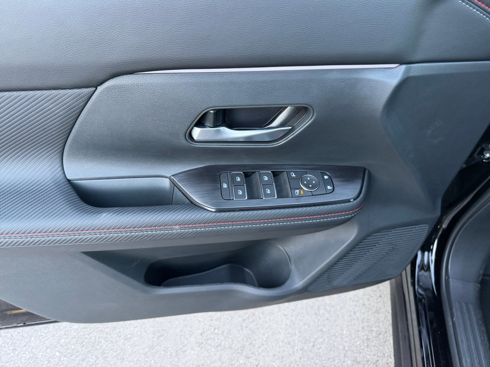 2026 Nissan KICKS SR - Photo 24