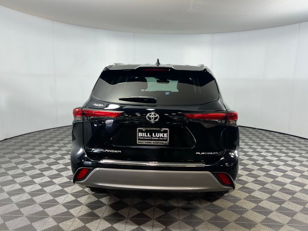 2022 Toyota Highlander Platinum photo 2