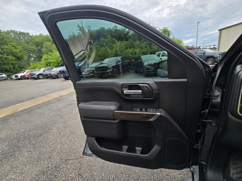 Used 2020 Black Chevrolet LT image 19
