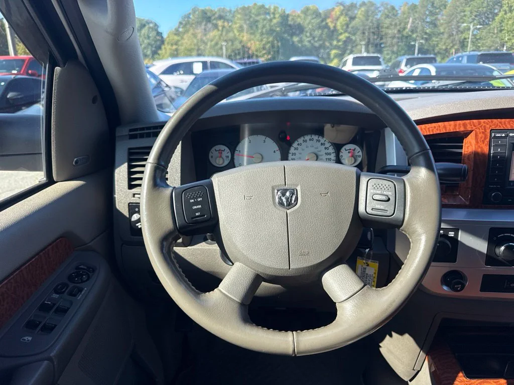 Used 2007 White Dodge Laramie image 14