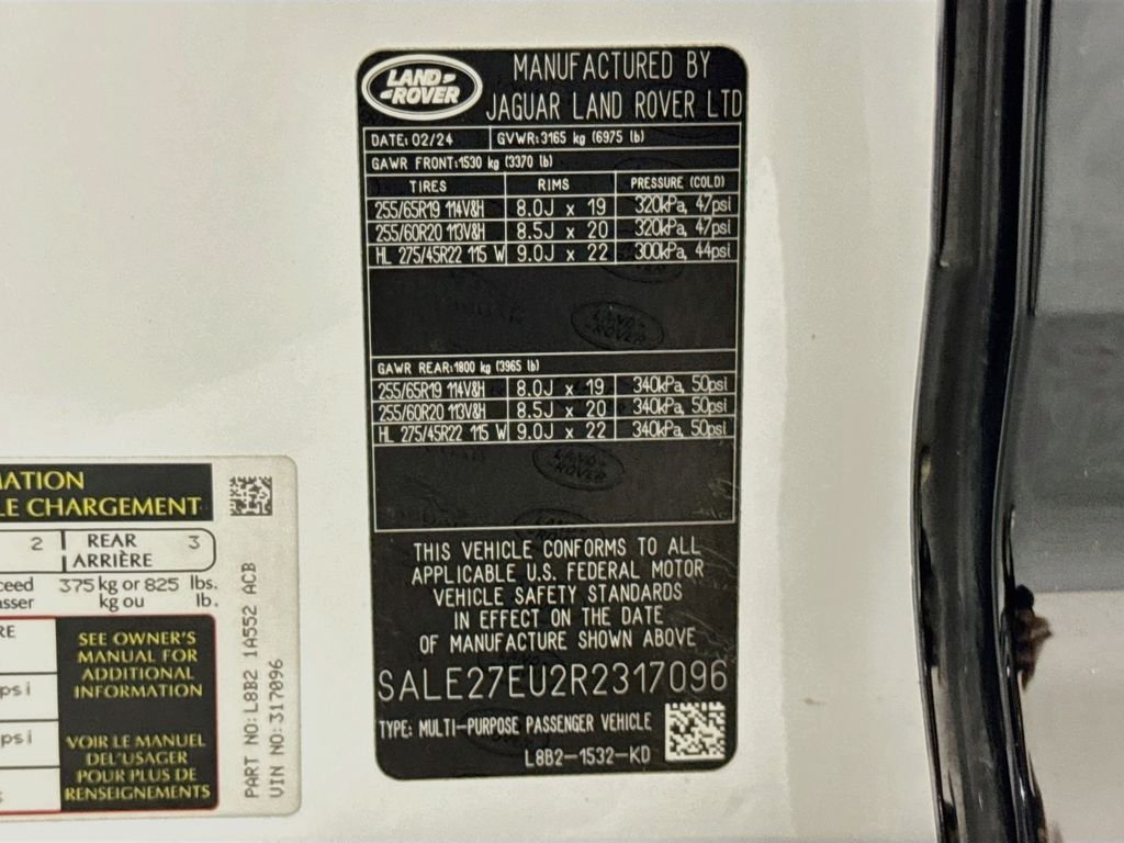 Certified Used 2024 White Land Rover X-Dynamic SE image 33