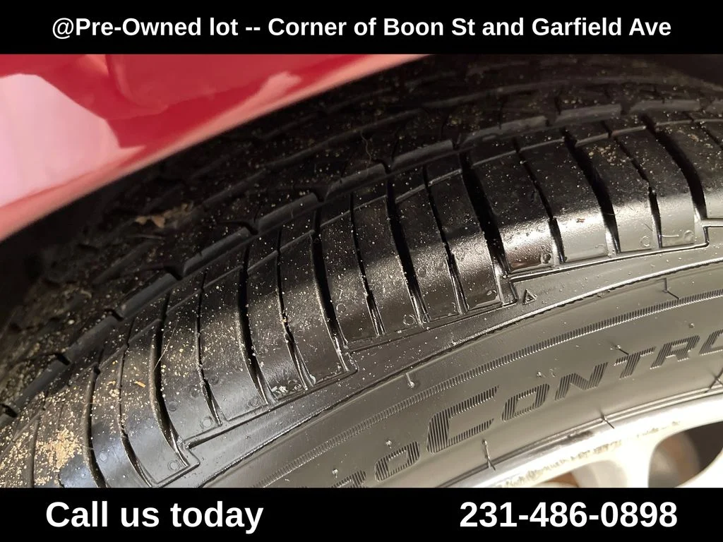 Used 2015 Red Chrysler C image 12