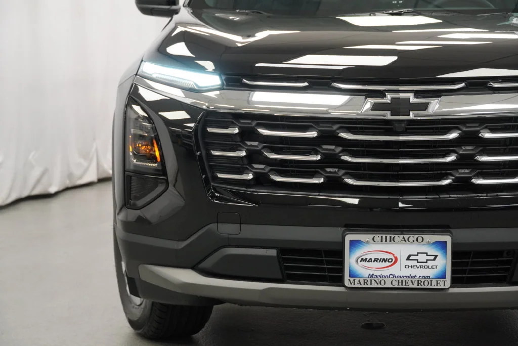 New 2027 Mosaic Black Metallic Chevrolet LT image 32
