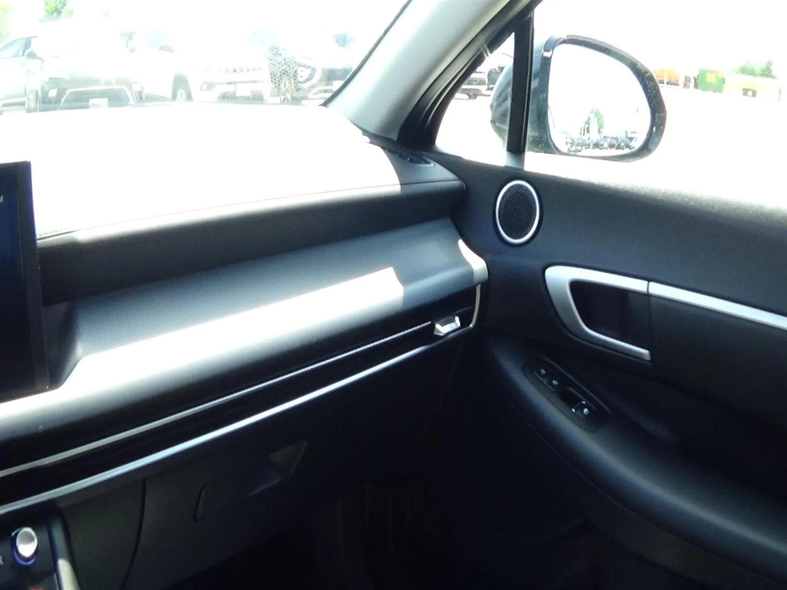 Used 2025 Carbon Blue Pearl (xb9) Hyundai SEL image 30