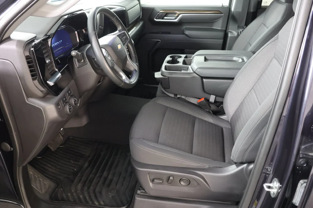 Used 2023 Ash Chevrolet LT image 17